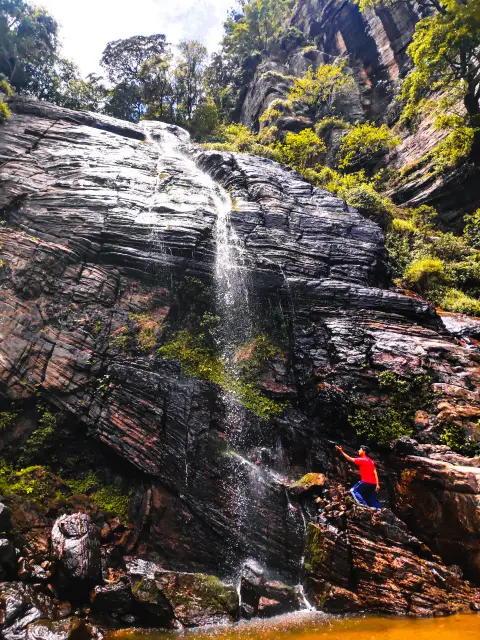Kolapathana Waterfall
